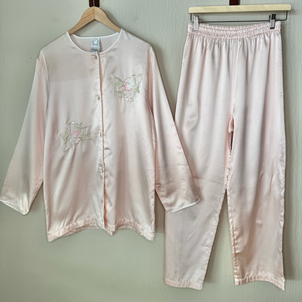 EVE STILLMAN Vintage Pink Satin Pajama Set Embroidered Floral PJs Size Medium